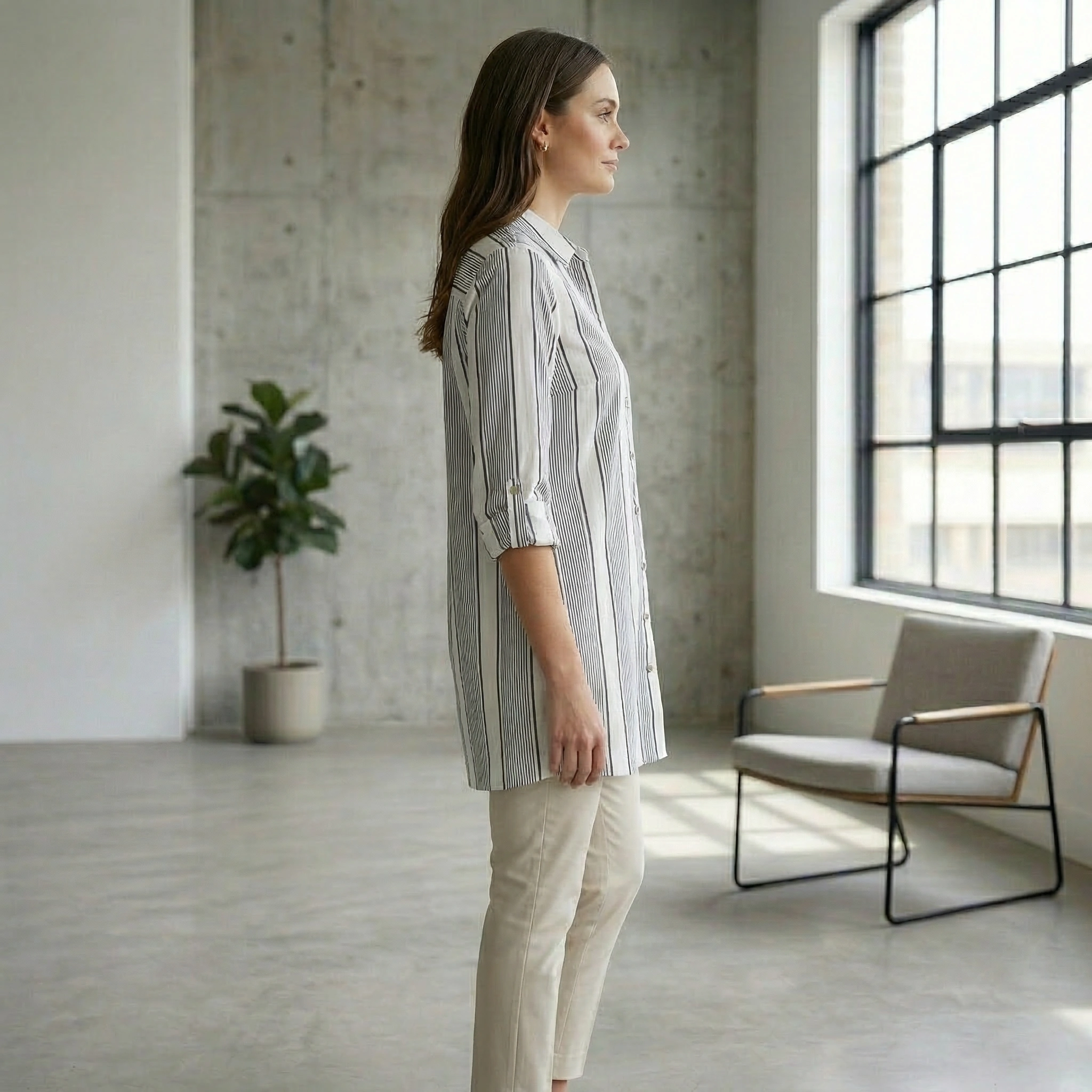 3/4 Foldable Long-sleeve shirt dress with vertical black and white stripes 3